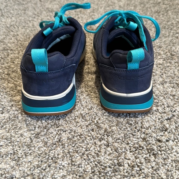 Vionic Sneakers - Picture 3 of 5